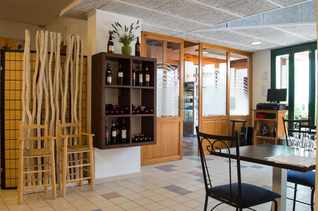 Hostal Rosales Es Pujols Exterior foto