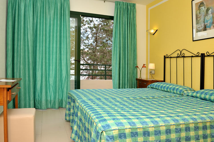 Hostal Rosales Es Pujols Exterior foto